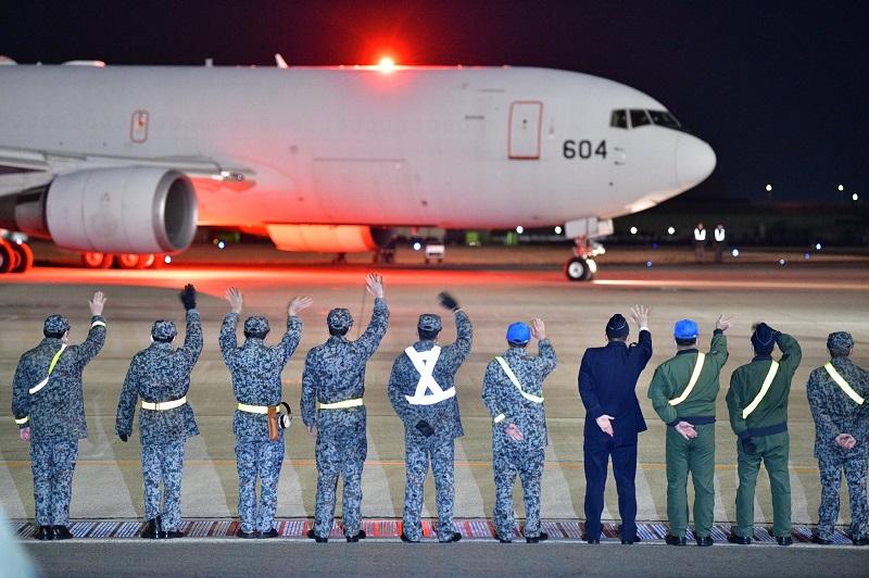 Japan Air Self-Defense Force Sends Boeing KC-767J Aircraft Full of Defense Equipment to Ukraine