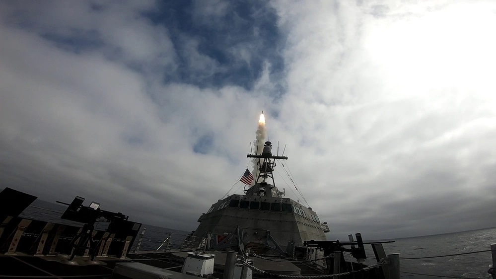 US Navy USS Savannah Successfully Completes Live-Fire Demonstration