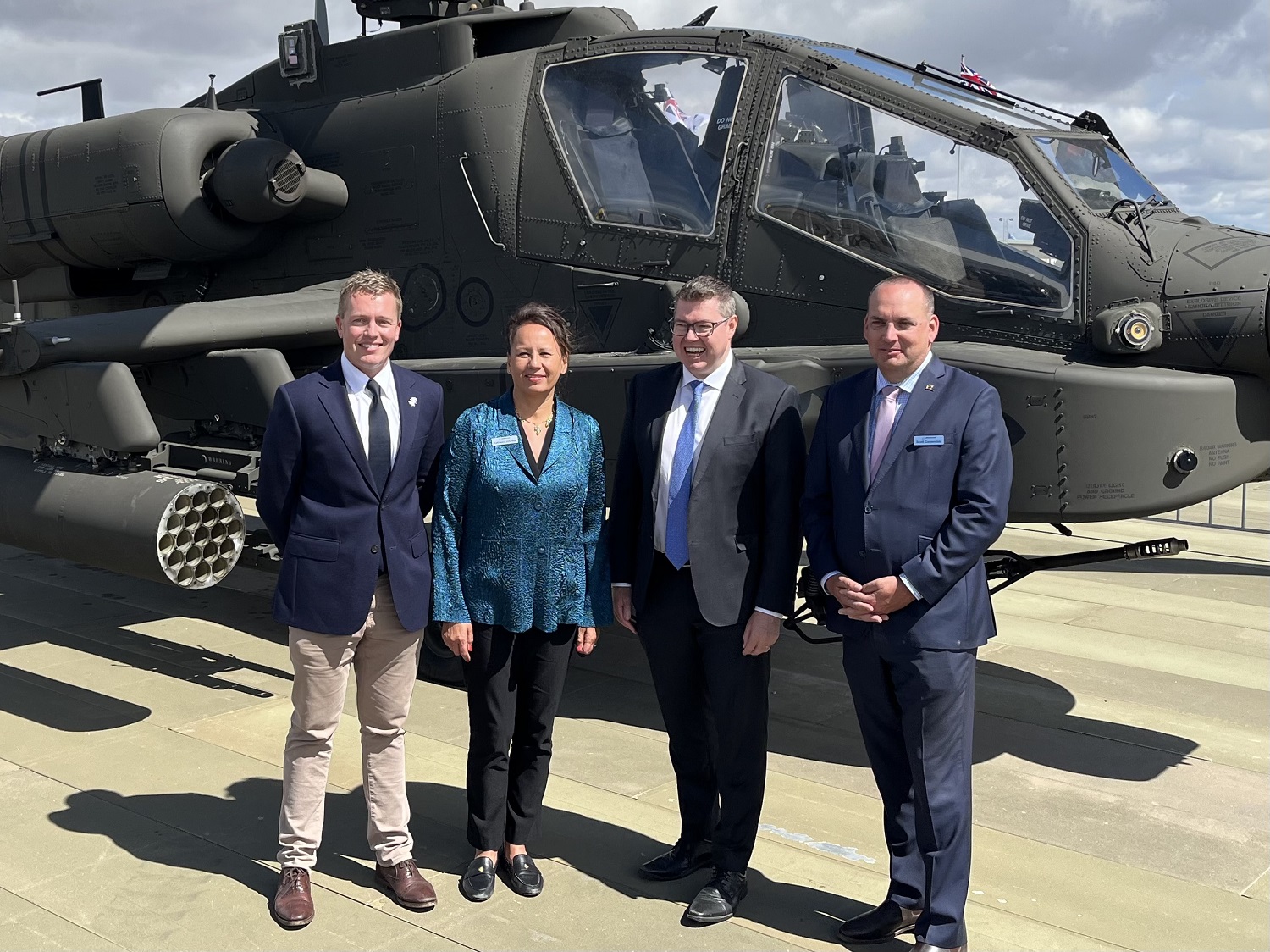 شركة Thomas Global Systems تمنح عقد توريد إليكترونيات  مروحية Boeing AH-64E Apache